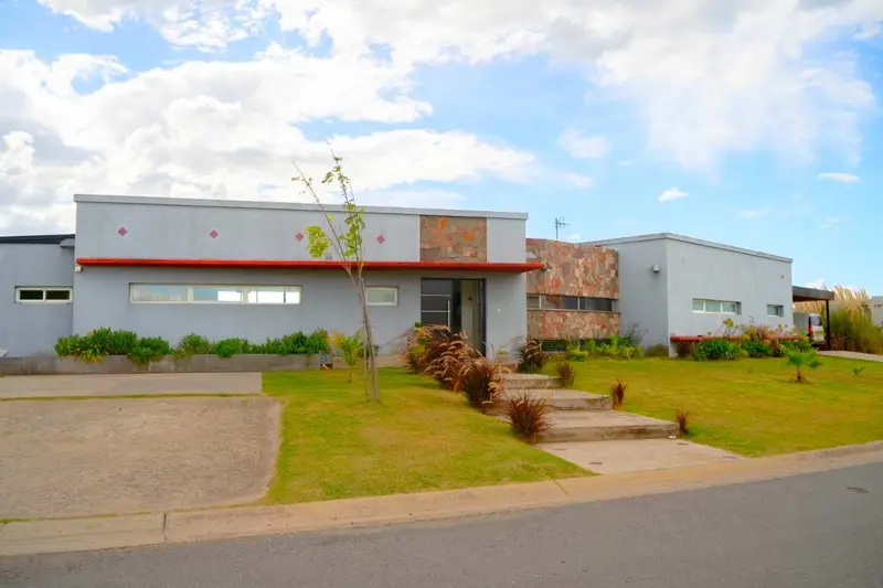 Casa en venta · San Sebastián, Escobar, GBA Norte, Provincia de Buenos Aires Casa en venta · San Sebastián, Escobar, GBA Norte, Provincia de Buenos Aires