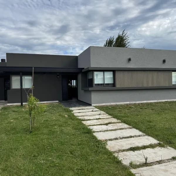 Casa en alquiler · San Sebastián, Escobar, GBA Norte, Provincia de Buenos Aires Casa en alquiler · San Sebastián, Escobar, GBA Norte, Provincia de Buenos Aires
