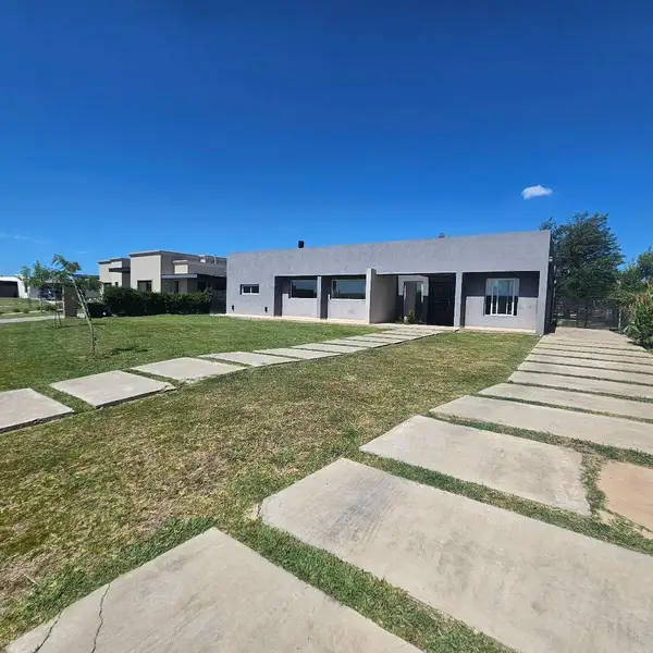 Casa en venta · San Sebastián, Escobar, GBA Norte, Provincia de Buenos Aires Casa en venta · San Sebastián, Escobar, GBA Norte, Provincia de Buenos Aires