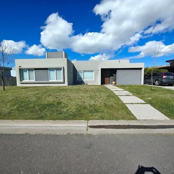 Casa en venta · San Sebastián, Escobar, GBA Norte, Provincia de Buenos Aires Casa en venta · San Sebastián, Escobar, GBA Norte, Provincia de Buenos Aires