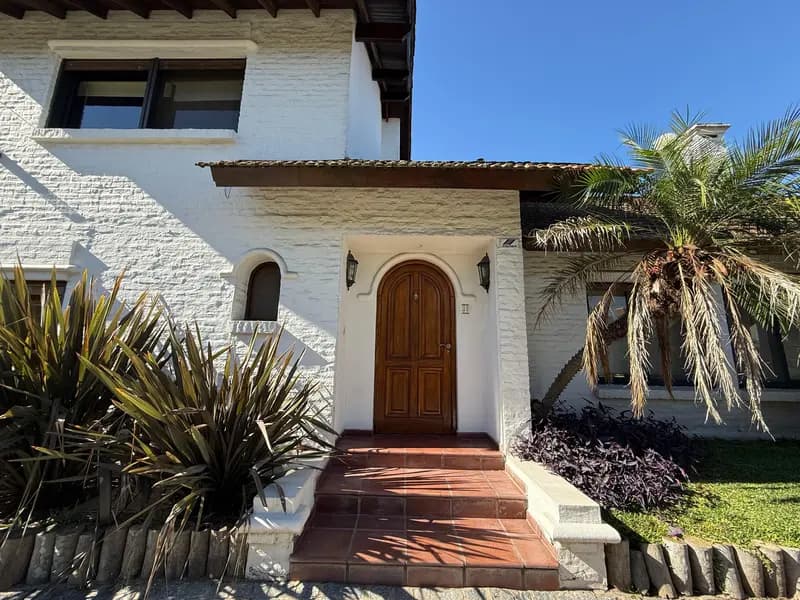Casa en venta · Champagnat Country Club, Pilar, GBA Norte, Provincia de Buenos Aires Casa en venta · Champagnat Country Club, Pilar, GBA Norte, Provincia de Buenos Aires
