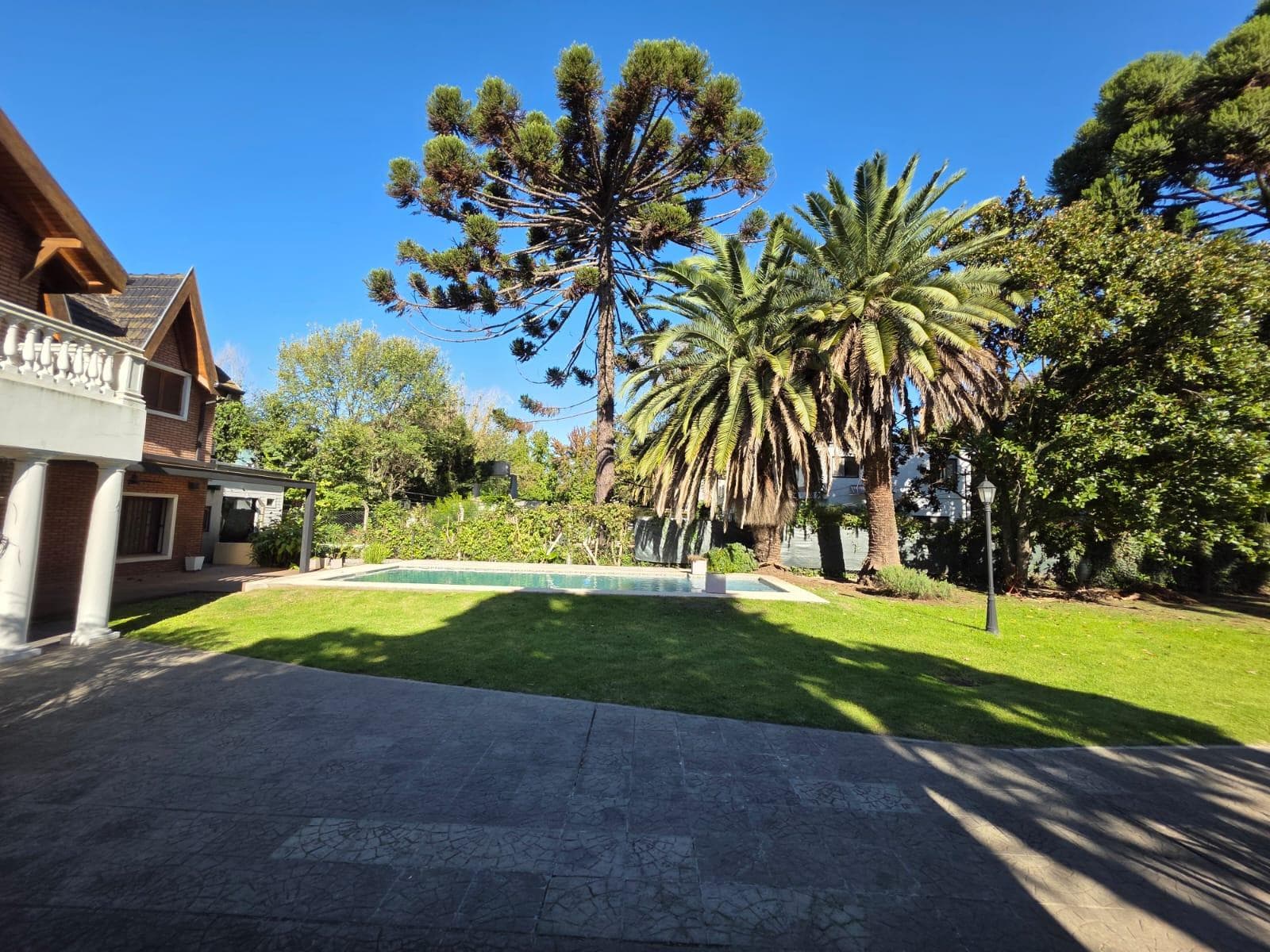 Casa en venta · Barrio Parque Leloir, Ituzaingó, GBA Oeste, Provincia de Buenos Aires Casa en venta · Barrio Parque Leloir, Ituzaingó, GBA Oeste, Provincia de Buenos Aires
