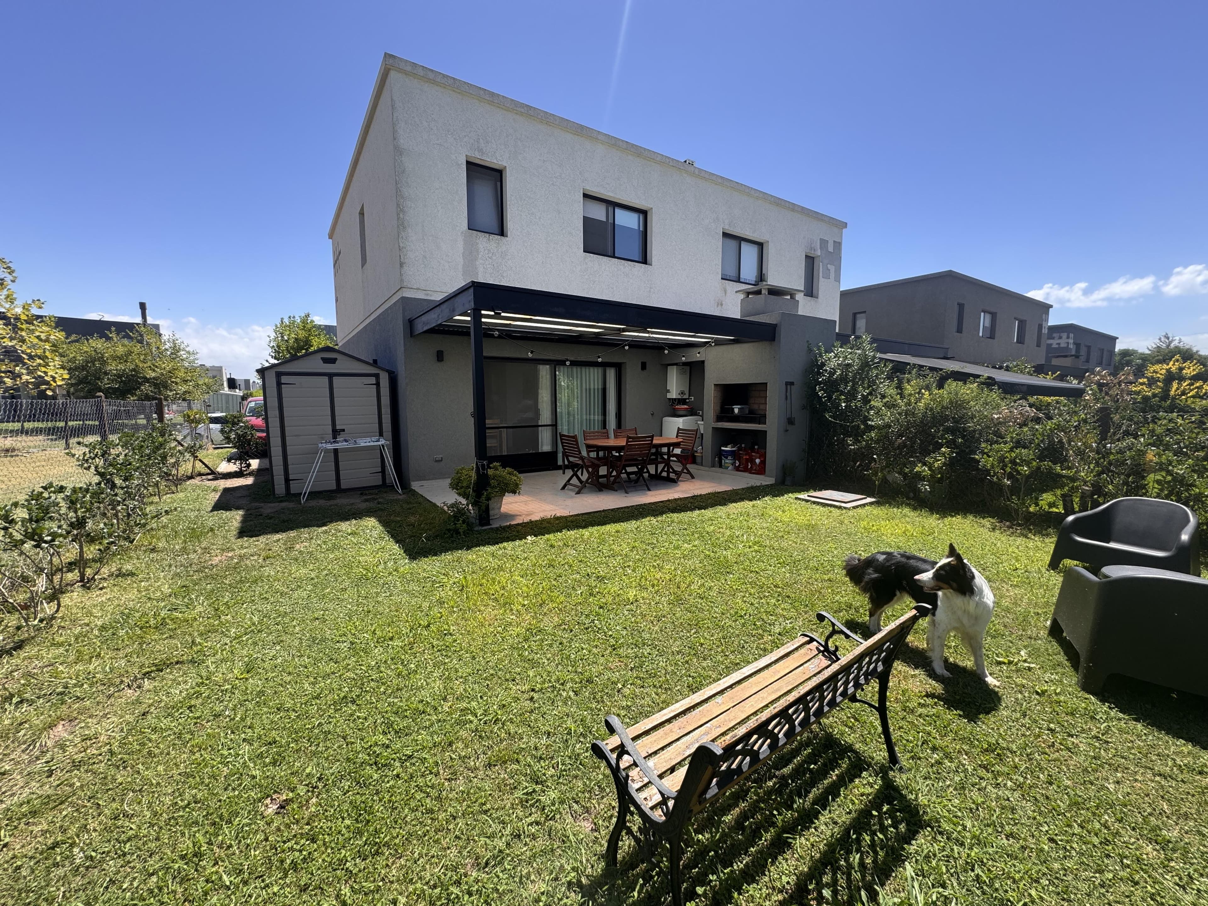 Casa en venta · Barrio El Aljibe, Manzanares, Pilar, GBA Norte, Provincia de Buenos Aires Casa en venta · Barrio El Aljibe, Manzanares, Pilar, GBA Norte, Provincia de Buenos Aires