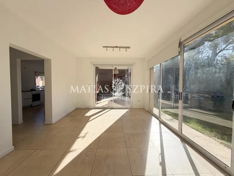 Casa en venta · Alvarez del Bosque, Moreno, GBA Oeste, Provincia de Buenos Aires Casa en venta · Alvarez del Bosque, Moreno, GBA Oeste, Provincia de Buenos Aires