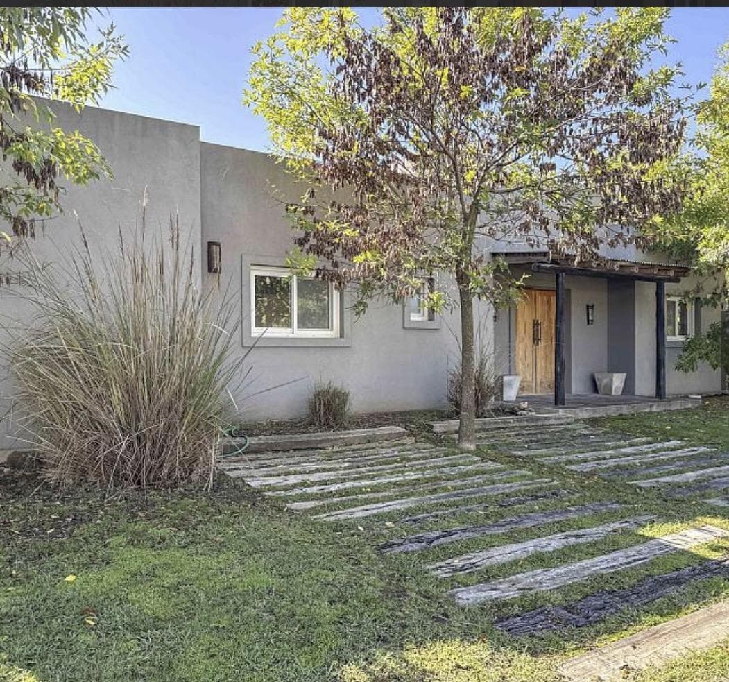 Casa en venta · Barrio El Aljibe, Manzanares, Pilar, GBA Norte, Provincia de Buenos Aires Casa en venta · Barrio El Aljibe, Manzanares, Pilar, GBA Norte, Provincia de Buenos Aires