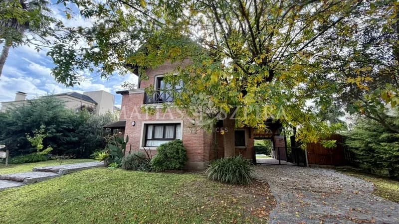 Casa en venta · Barrio Parque Leloir, Ituzaingó, GBA Oeste, Provincia de Buenos Aires Casa en venta · Barrio Parque Leloir, Ituzaingó, GBA Oeste, Provincia de Buenos Aires