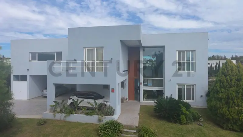 Casa en venta · El Cazador, Escobar, GBA Norte, Provincia de Buenos Aires Casa en venta · El Cazador, Escobar, GBA Norte, Provincia de Buenos Aires