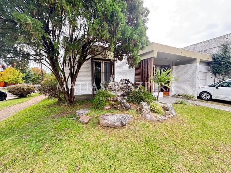 Casa en venta · Castelar, Morón, GBA Oeste, Provincia de Buenos Aires Casa en venta · Castelar, Morón, GBA Oeste, Provincia de Buenos Aires