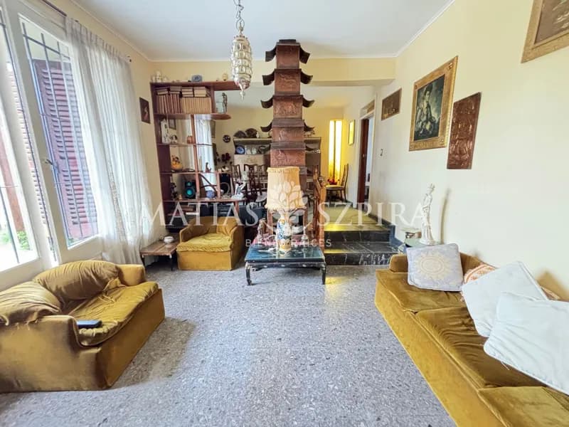 Casa en venta · Castelar, Morón, GBA Oeste, Provincia de Buenos Aires Casa en venta · Castelar, Morón, GBA Oeste, Provincia de Buenos Aires
