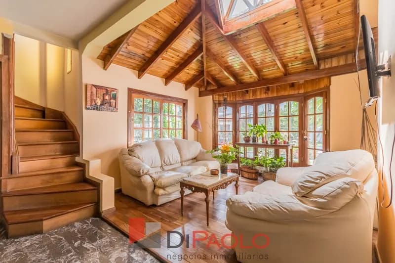 Casa en venta · Tres de Febrero, GBA Oeste, Provincia de Buenos Aires Casa en venta · Tres de Febrero, GBA Oeste, Provincia de Buenos Aires