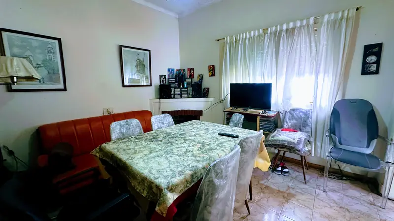 Casa en venta · Castelar, Morón, GBA Oeste, Provincia de Buenos Aires Casa en venta · Castelar, Morón, GBA Oeste, Provincia de Buenos Aires