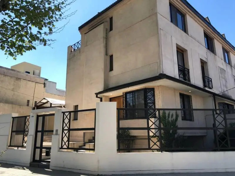 Casa en venta · Villa Devoto, CABA Casa en venta · Villa Devoto, CABA