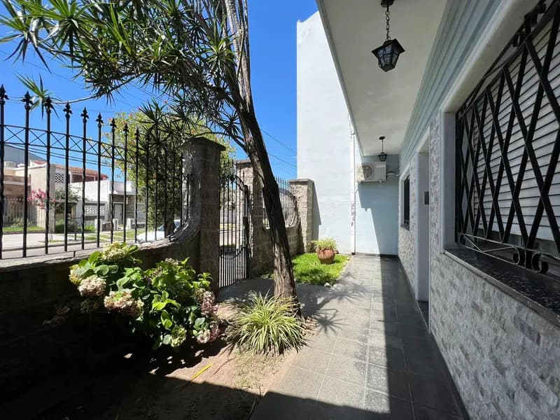 Casa en venta · Tapiales, La Matanza, GBA Oeste, Provincia de Buenos Aires Casa en venta · Tapiales, La Matanza, GBA Oeste, Provincia de Buenos Aires