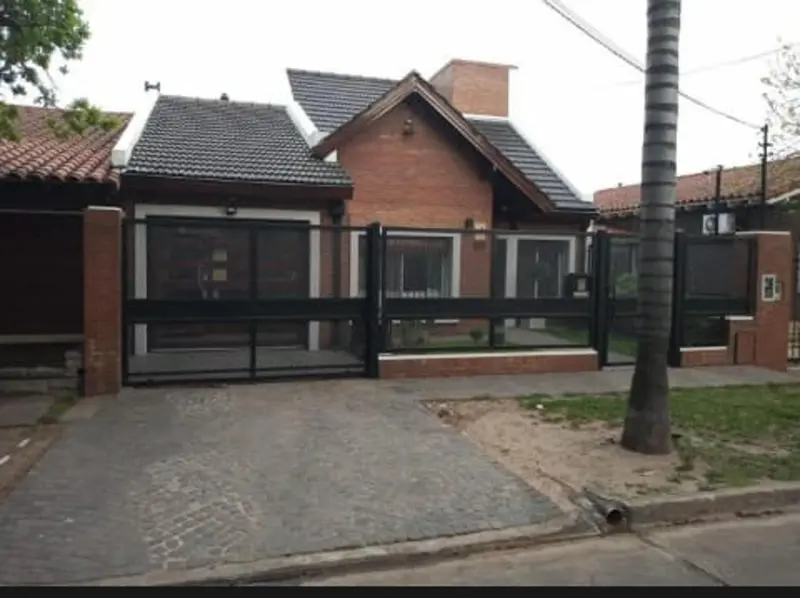 Casa en venta · Villa Luzuriaga, La Matanza, GBA Oeste, Provincia de Buenos Aires Casa en venta · Villa Luzuriaga, La Matanza, GBA Oeste, Provincia de Buenos Aires
