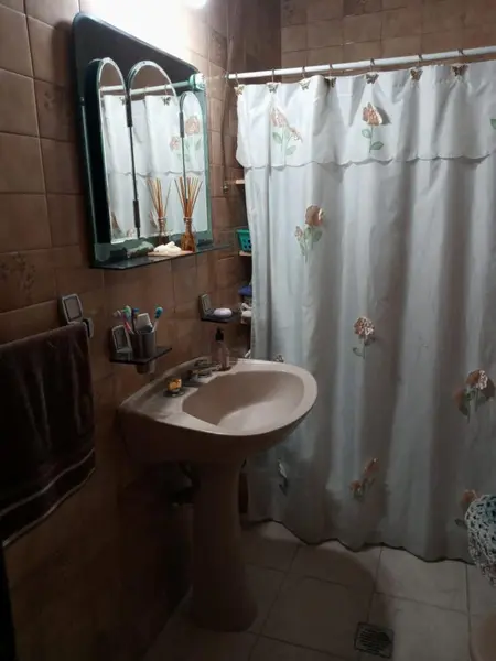 Casa en venta · Lomas del Mirador, La Matanza, GBA Oeste, Provincia de Buenos Aires Casa en venta · Lomas del Mirador, La Matanza, GBA Oeste, Provincia de Buenos Aires