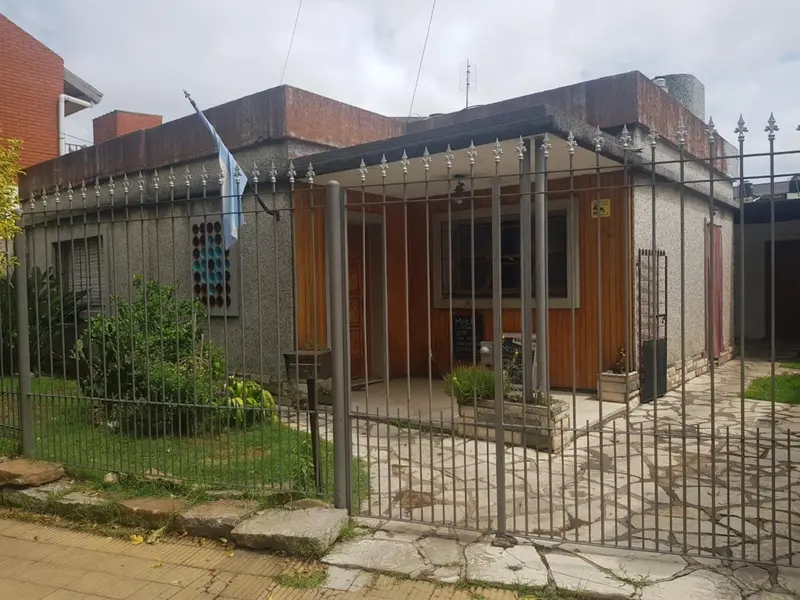Casa en venta · Villa Luzuriaga, La Matanza, GBA Oeste, Provincia de Buenos Aires Casa en venta · Villa Luzuriaga, La Matanza, GBA Oeste, Provincia de Buenos Aires