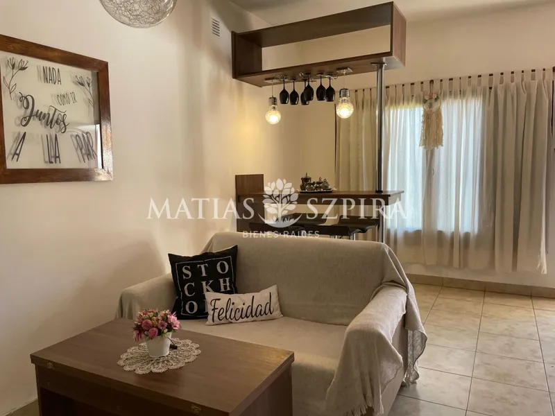 Casa en venta · Castelar Norte, Castelar, Morón, GBA Oeste, Provincia de Buenos Aires Casa en venta · Castelar Norte, Castelar, Morón, GBA Oeste, Provincia de Buenos Aires
