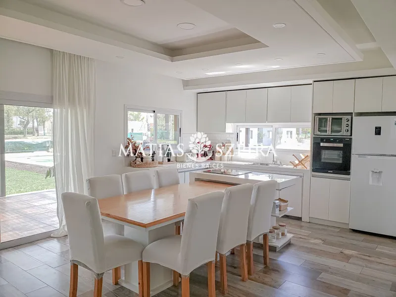 Casa en venta · Alvarez del Bosque, Moreno, GBA Oeste, Provincia de Buenos Aires Casa en venta · Alvarez del Bosque, Moreno, GBA Oeste, Provincia de Buenos Aires