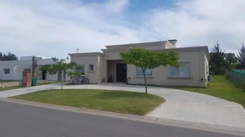 Casa en venta · San Matías, Escobar, GBA Norte, Provincia de Buenos Aires Casa en venta · San Matías, Escobar, GBA Norte, Provincia de Buenos Aires