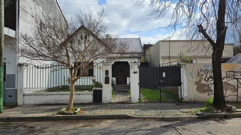 Casa en venta · Hurlingham, GBA Oeste, Provincia de Buenos Aires Casa en venta · Hurlingham, GBA Oeste, Provincia de Buenos Aires