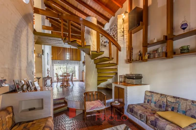 Casa en venta · Tres de Febrero, GBA Oeste, Provincia de Buenos Aires Casa en venta · Tres de Febrero, GBA Oeste, Provincia de Buenos Aires