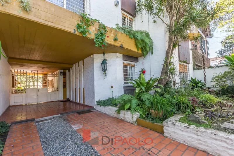 Casa en venta · Tres de Febrero, GBA Oeste, Provincia de Buenos Aires Casa en venta · Tres de Febrero, GBA Oeste, Provincia de Buenos Aires