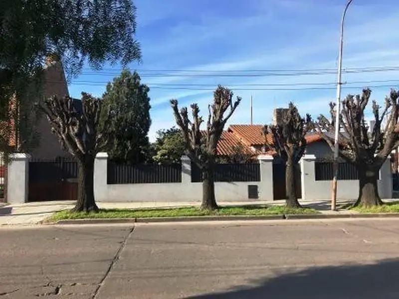 Casa en venta · Haedo, Morón, GBA Oeste, Provincia de Buenos Aires Casa en venta · Haedo, Morón, GBA Oeste, Provincia de Buenos Aires
