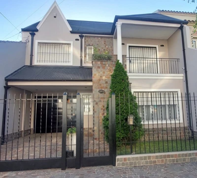 Casa en venta · Ramos Mejia, La Matanza, GBA Oeste, Provincia de Buenos Aires Casa en venta · Ramos Mejia, La Matanza, GBA Oeste, Provincia de Buenos Aires