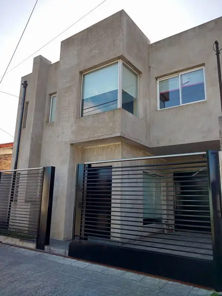 Casa en venta · Villa Luzuriaga, La Matanza, GBA Oeste, Provincia de Buenos Aires Casa en venta · Villa Luzuriaga, La Matanza, GBA Oeste, Provincia de Buenos Aires