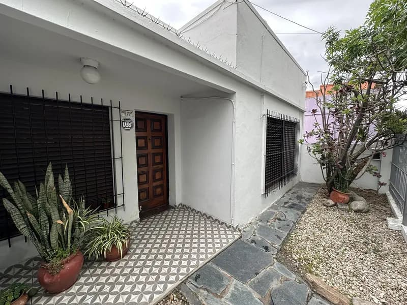 Casa en venta · Villa Santos Tesei, Hurlingham, GBA Oeste, Provincia de Buenos Aires Casa en venta · Villa Santos Tesei, Hurlingham, GBA Oeste, Provincia de Buenos Aires