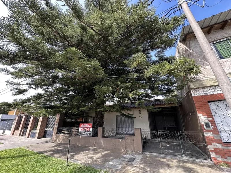 Casa en venta · Villa Luzuriaga, La Matanza, GBA Oeste, Provincia de Buenos Aires Casa en venta · Villa Luzuriaga, La Matanza, GBA Oeste, Provincia de Buenos Aires
