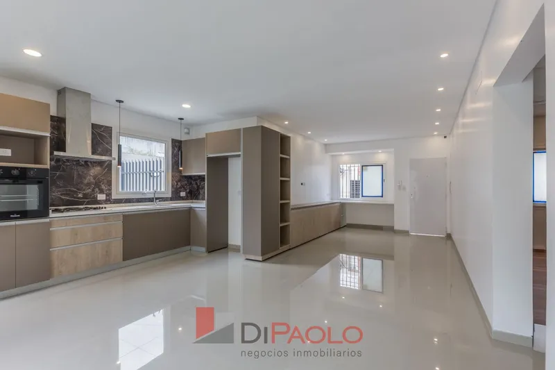 Casa en venta · Caseros, Tres de Febrero, GBA Oeste, Provincia de Buenos Aires Casa en venta · Caseros, Tres de Febrero, GBA Oeste, Provincia de Buenos Aires