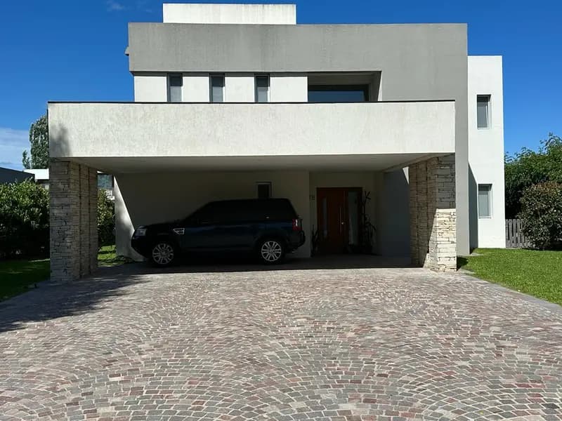 Casa en venta · Los Naranjos, Esteban Echeverría, GBA Sur, Provincia de Buenos Aires Casa en venta · Los Naranjos, Esteban Echeverría, GBA Sur, Provincia de Buenos Aires