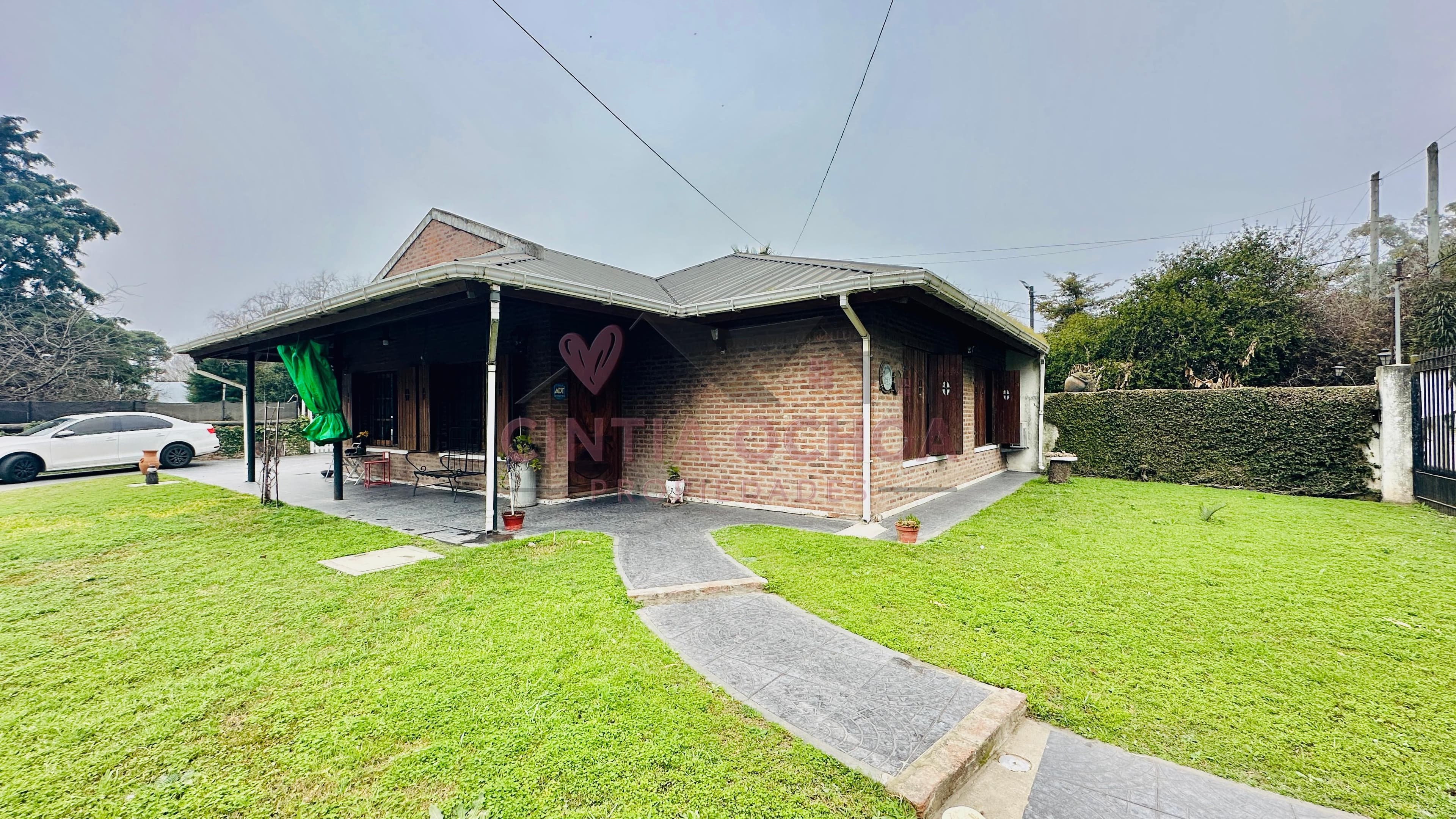 Casa en venta · San Vicente, GBA Sur, Provincia de Buenos Aires Casa en venta · San Vicente, GBA Sur, Provincia de Buenos Aires