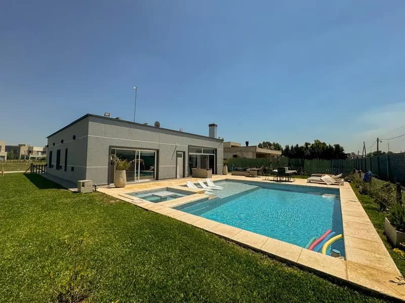 Casa en venta · Lagos de Canning, Esteban Echeverría, GBA Sur, Provincia de Buenos Aires Casa en venta · Lagos de Canning, Esteban Echeverría, GBA Sur, Provincia de Buenos Aires