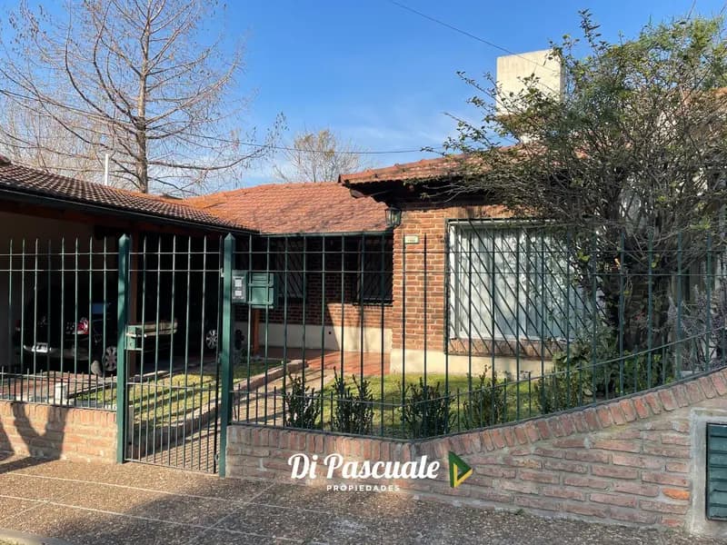Casa en venta · Moreno, GBA Oeste, Provincia de Buenos Aires Casa en venta · Moreno, GBA Oeste, Provincia de Buenos Aires