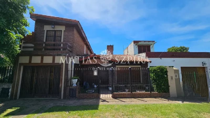Casa en venta · Castelar Norte, Castelar, Morón, GBA Oeste, Provincia de Buenos Aires Casa en venta · Castelar Norte, Castelar, Morón, GBA Oeste, Provincia de Buenos Aires