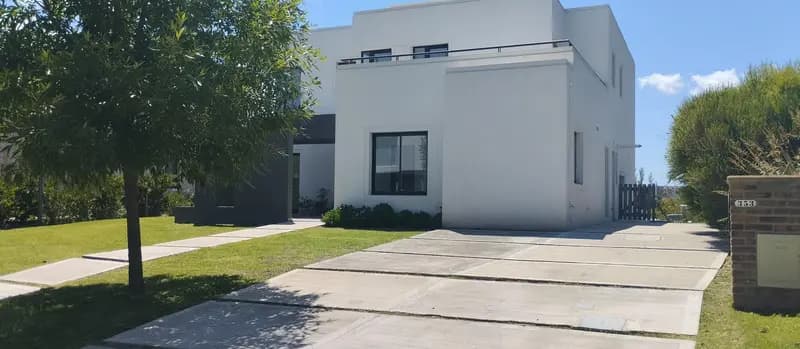 Casa en venta · El Cantón, Escobar, GBA Norte, Provincia de Buenos Aires Casa en venta · El Cantón, Escobar, GBA Norte, Provincia de Buenos Aires