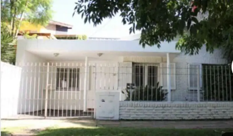 Casa en venta · Castelar, Morón, GBA Oeste, Provincia de Buenos Aires Casa en venta · Castelar, Morón, GBA Oeste, Provincia de Buenos Aires