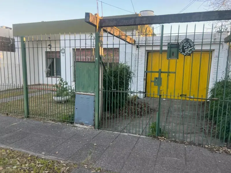 Casa en venta · Ituzaingó Norte, Ituzaingó, GBA Oeste, Provincia de Buenos Aires Casa en venta · Ituzaingó Norte, Ituzaingó, GBA Oeste, Provincia de Buenos Aires
