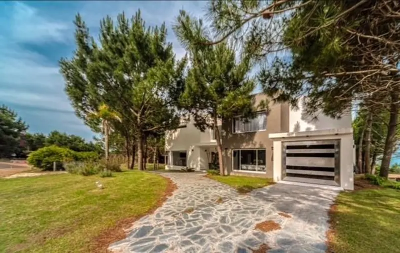 Casa en venta · Costa Esmeralda, Punta Medanos, La Costa, Costa Atlántica, Provincia de Buenos Aires Casa en venta · Costa Esmeralda, Punta Medanos, La Costa, Costa Atlántica, Provincia de Buenos Aires