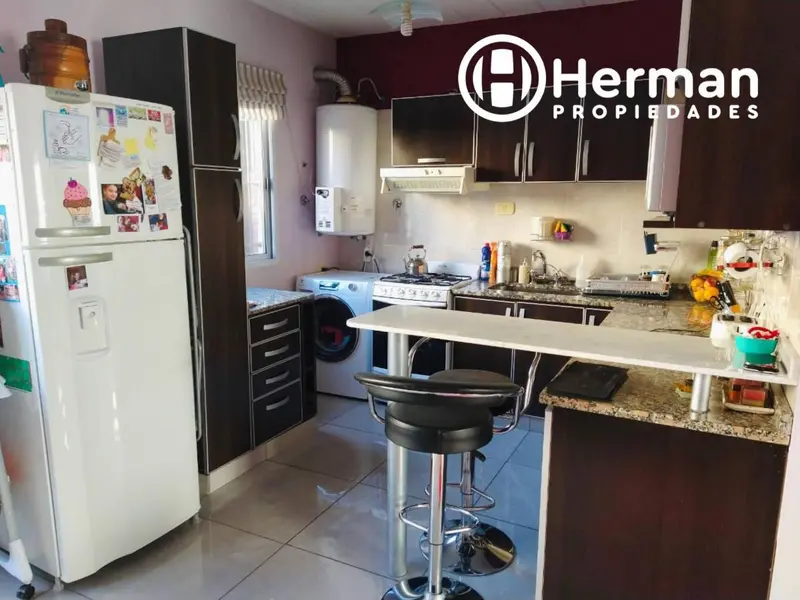 Casa en venta · Quilmes, GBA Sur, Provincia de Buenos Aires Casa en venta · Quilmes, GBA Sur, Provincia de Buenos Aires