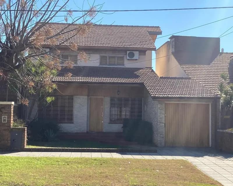 Casa en venta · Quilmes, GBA Sur, Provincia de Buenos Aires Casa en venta · Quilmes, GBA Sur, Provincia de Buenos Aires
