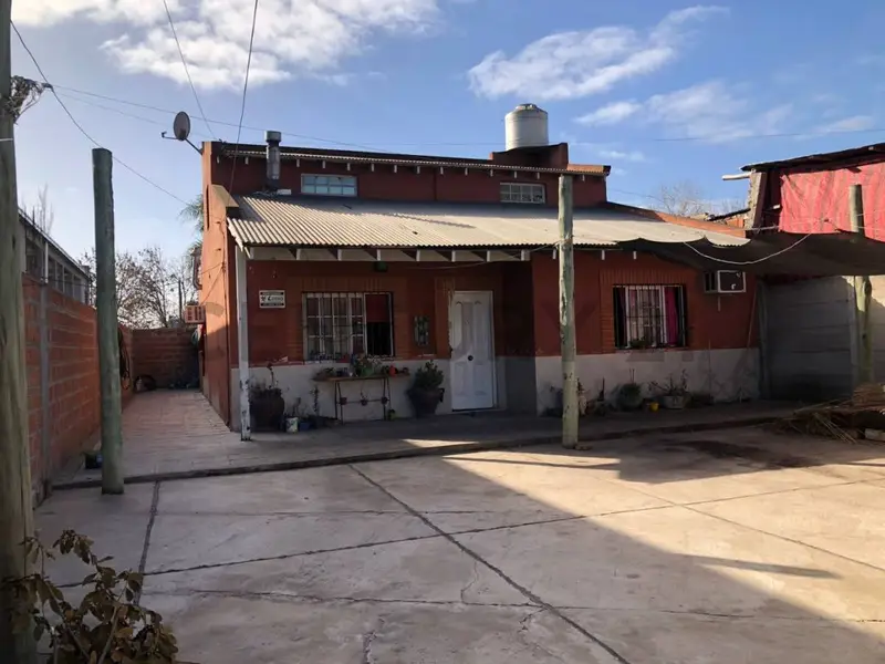 Casa en venta · Glew, Almirante Brown, GBA Sur, Provincia de Buenos Aires Casa en venta · Glew, Almirante Brown, GBA Sur, Provincia de Buenos Aires