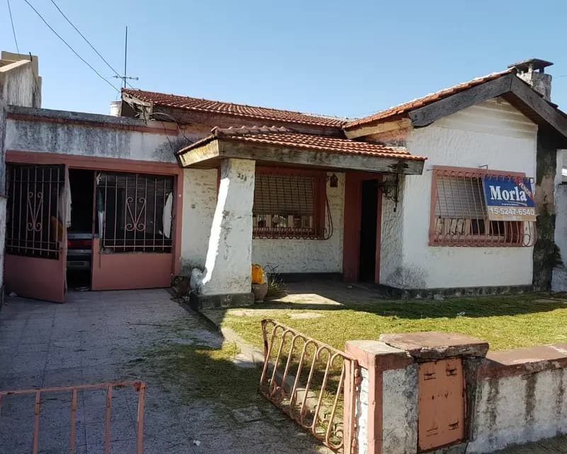 Casa en venta · Lomas del Mirador, La Matanza, GBA Oeste, Provincia de Buenos Aires Casa en venta · Lomas del Mirador, La Matanza, GBA Oeste, Provincia de Buenos Aires