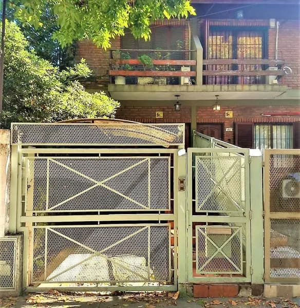 Casa en venta · Villa Sarmiento, Morón, GBA Oeste, Provincia de Buenos Aires Casa en venta · Villa Sarmiento, Morón, GBA Oeste, Provincia de Buenos Aires