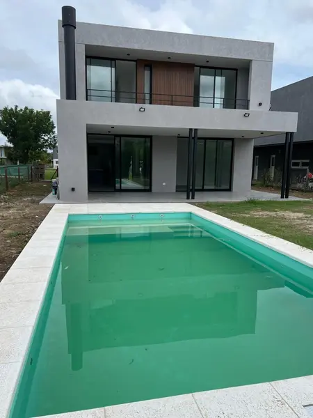 Casa en venta · Puertos Araucarias, Escobar, GBA Norte, Provincia de Buenos Aires Casa en venta · Puertos Araucarias, Escobar, GBA Norte, Provincia de Buenos Aires