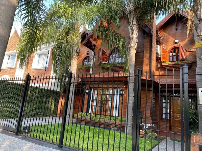 Casa en venta · Castelar, Morón, GBA Oeste, Provincia de Buenos Aires Casa en venta · Castelar, Morón, GBA Oeste, Provincia de Buenos Aires