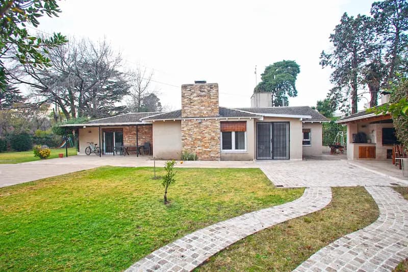 Casa en venta · San Isidro, GBA Norte, Provincia de Buenos Aires Casa en venta · San Isidro, GBA Norte, Provincia de Buenos Aires