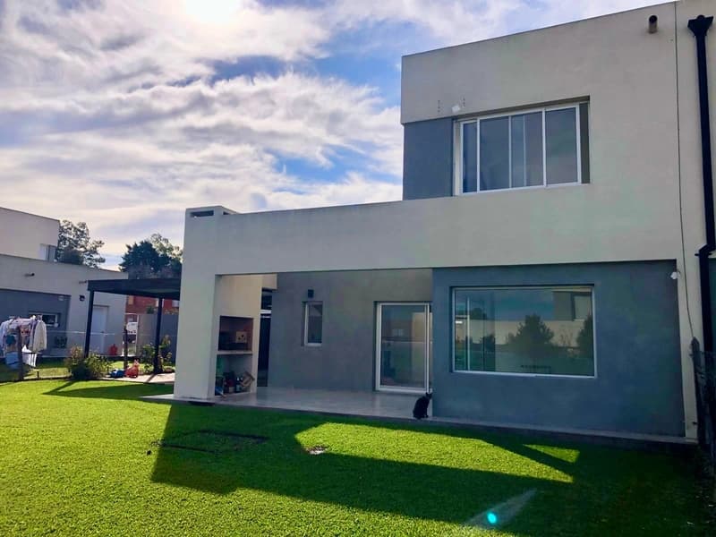 Casa en venta · Casas del Este, Pilar Del Este, Pilar, GBA Norte, Provincia de Buenos Aires Casa en venta · Casas del Este, Pilar Del Este, Pilar, GBA Norte, Provincia de Buenos Aires